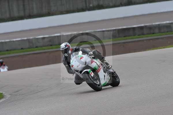 Motorcycle action photographs;Rockingham;Rockingham photographs;event digital images;eventdigitalimages;no limits trackday;peter wileman photography;rockingham corby northamptonshire;trackday;trackday digital images;trackday photos