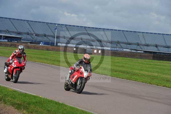 Motorcycle action photographs;Rockingham;Rockingham photographs;event digital images;eventdigitalimages;no limits trackday;peter wileman photography;rockingham corby northamptonshire;trackday;trackday digital images;trackday photos