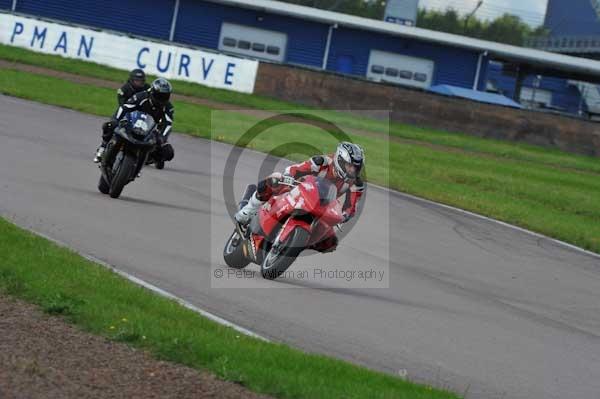 Motorcycle action photographs;Rockingham;Rockingham photographs;event digital images;eventdigitalimages;no limits trackday;peter wileman photography;rockingham corby northamptonshire;trackday;trackday digital images;trackday photos