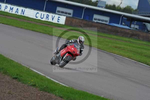 Motorcycle action photographs;Rockingham;Rockingham photographs;event digital images;eventdigitalimages;no limits trackday;peter wileman photography;rockingham corby northamptonshire;trackday;trackday digital images;trackday photos