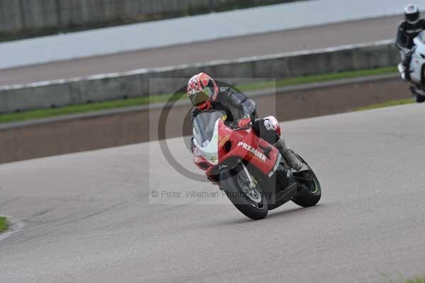 Motorcycle action photographs;Rockingham;Rockingham photographs;event digital images;eventdigitalimages;no limits trackday;peter wileman photography;rockingham corby northamptonshire;trackday;trackday digital images;trackday photos