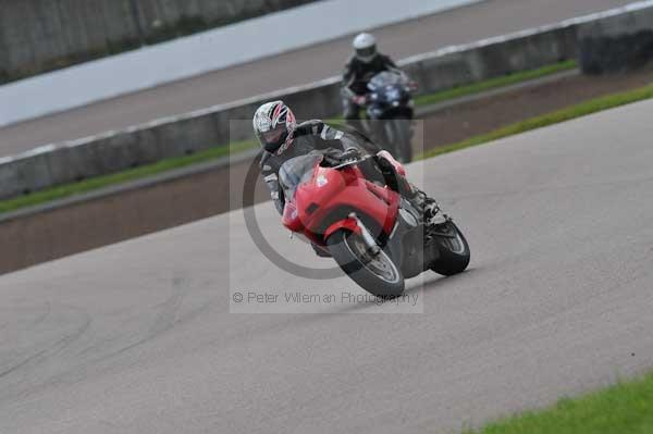 Motorcycle action photographs;Rockingham;Rockingham photographs;event digital images;eventdigitalimages;no limits trackday;peter wileman photography;rockingham corby northamptonshire;trackday;trackday digital images;trackday photos