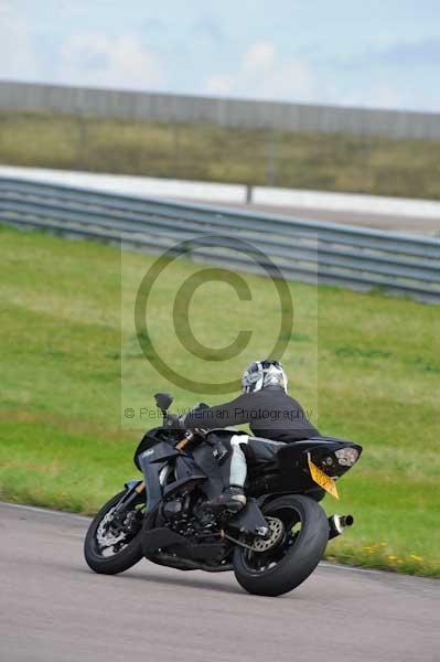 Motorcycle action photographs;Rockingham;Rockingham photographs;event digital images;eventdigitalimages;no limits trackday;peter wileman photography;rockingham corby northamptonshire;trackday;trackday digital images;trackday photos