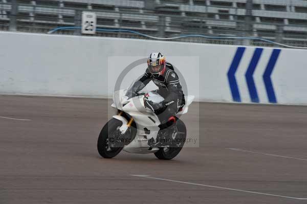 Motorcycle action photographs;Rockingham;Rockingham photographs;event digital images;eventdigitalimages;no limits trackday;peter wileman photography;rockingham corby northamptonshire;trackday;trackday digital images;trackday photos