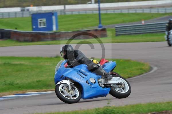 Motorcycle action photographs;Rockingham;Rockingham photographs;event digital images;eventdigitalimages;no limits trackday;peter wileman photography;rockingham corby northamptonshire;trackday;trackday digital images;trackday photos