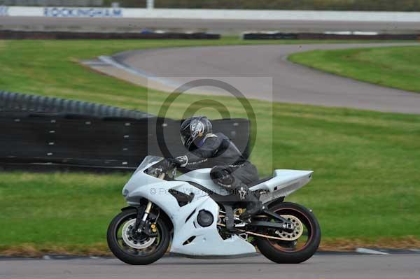 Motorcycle action photographs;Rockingham;Rockingham photographs;event digital images;eventdigitalimages;no limits trackday;peter wileman photography;rockingham corby northamptonshire;trackday;trackday digital images;trackday photos