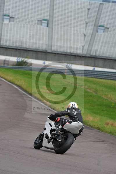 Motorcycle action photographs;Rockingham;Rockingham photographs;event digital images;eventdigitalimages;no limits trackday;peter wileman photography;rockingham corby northamptonshire;trackday;trackday digital images;trackday photos