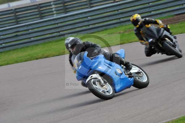 Motorcycle action photographs;Rockingham;Rockingham photographs;event digital images;eventdigitalimages;no limits trackday;peter wileman photography;rockingham corby northamptonshire;trackday;trackday digital images;trackday photos