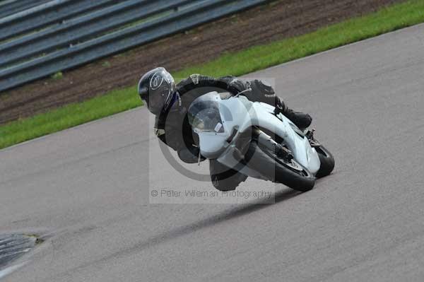 Motorcycle action photographs;Rockingham;Rockingham photographs;event digital images;eventdigitalimages;no limits trackday;peter wileman photography;rockingham corby northamptonshire;trackday;trackday digital images;trackday photos