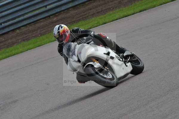 Motorcycle action photographs;Rockingham;Rockingham photographs;event digital images;eventdigitalimages;no limits trackday;peter wileman photography;rockingham corby northamptonshire;trackday;trackday digital images;trackday photos