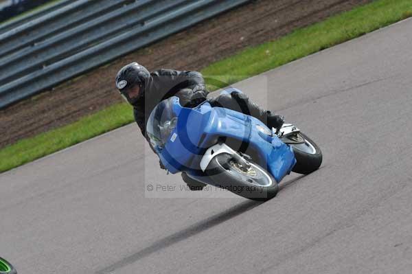 Motorcycle action photographs;Rockingham;Rockingham photographs;event digital images;eventdigitalimages;no limits trackday;peter wileman photography;rockingham corby northamptonshire;trackday;trackday digital images;trackday photos