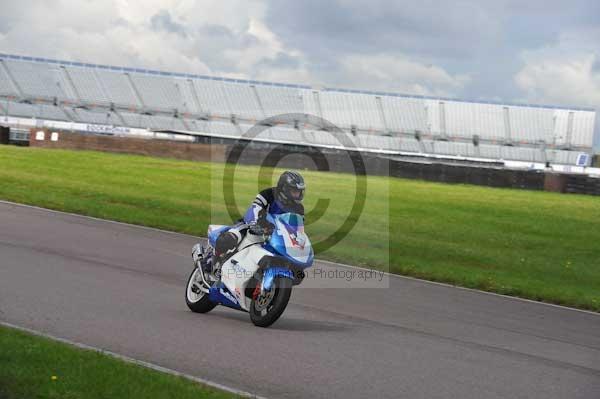 Motorcycle action photographs;Rockingham;Rockingham photographs;event digital images;eventdigitalimages;no limits trackday;peter wileman photography;rockingham corby northamptonshire;trackday;trackday digital images;trackday photos