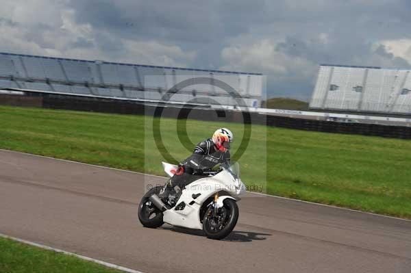 Motorcycle action photographs;Rockingham;Rockingham photographs;event digital images;eventdigitalimages;no limits trackday;peter wileman photography;rockingham corby northamptonshire;trackday;trackday digital images;trackday photos