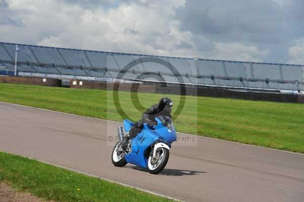 Motorcycle action photographs;Rockingham;Rockingham photographs;event digital images;eventdigitalimages;no limits trackday;peter wileman photography;rockingham corby northamptonshire;trackday;trackday digital images;trackday photos