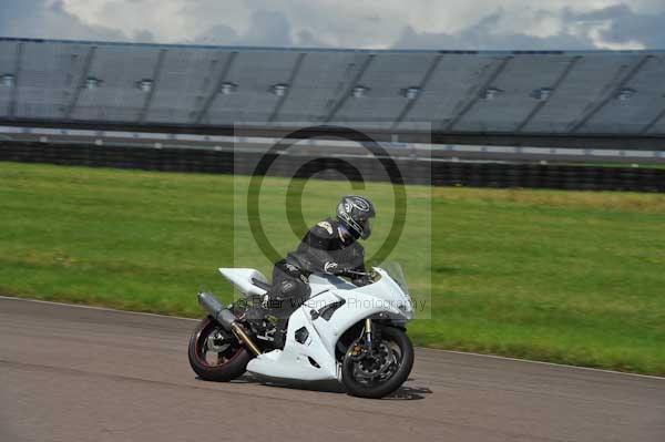 Motorcycle action photographs;Rockingham;Rockingham photographs;event digital images;eventdigitalimages;no limits trackday;peter wileman photography;rockingham corby northamptonshire;trackday;trackday digital images;trackday photos