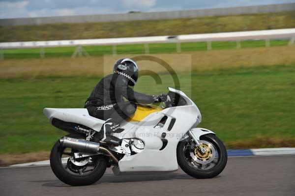 Motorcycle action photographs;Rockingham;Rockingham photographs;event digital images;eventdigitalimages;no limits trackday;peter wileman photography;rockingham corby northamptonshire;trackday;trackday digital images;trackday photos