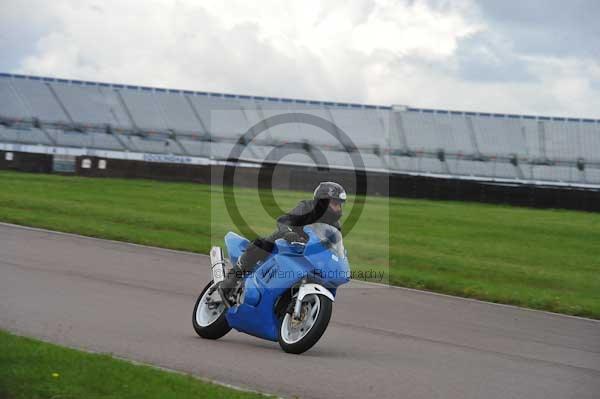 Motorcycle action photographs;Rockingham;Rockingham photographs;event digital images;eventdigitalimages;no limits trackday;peter wileman photography;rockingham corby northamptonshire;trackday;trackday digital images;trackday photos