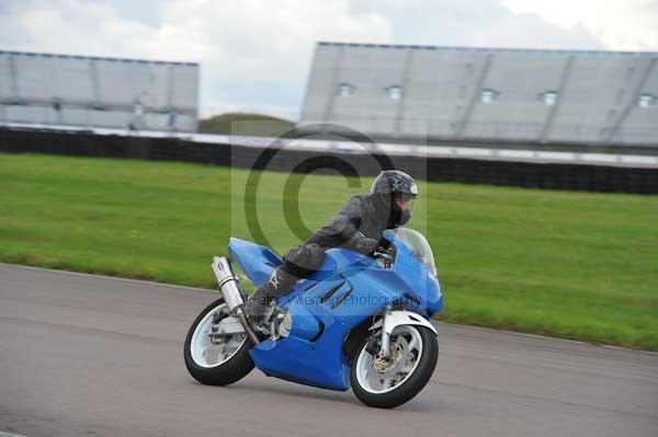 Motorcycle action photographs;Rockingham;Rockingham photographs;event digital images;eventdigitalimages;no limits trackday;peter wileman photography;rockingham corby northamptonshire;trackday;trackday digital images;trackday photos