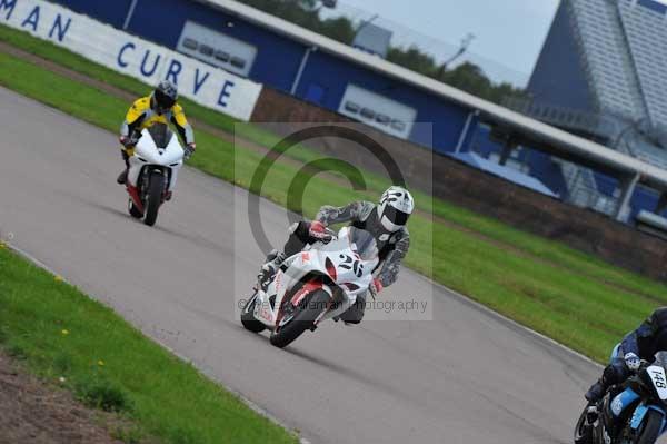 Motorcycle action photographs;Rockingham;Rockingham photographs;event digital images;eventdigitalimages;no limits trackday;peter wileman photography;rockingham corby northamptonshire;trackday;trackday digital images;trackday photos