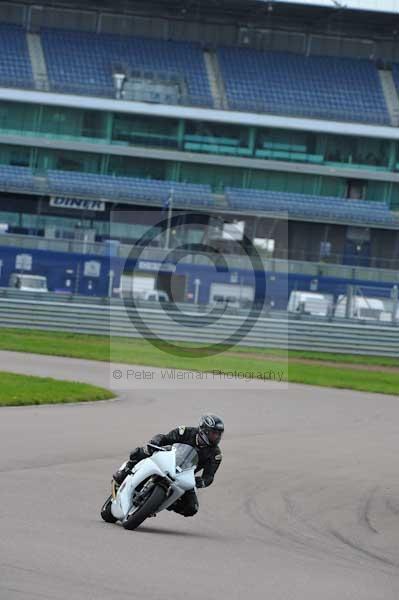 Motorcycle action photographs;Rockingham;Rockingham photographs;event digital images;eventdigitalimages;no limits trackday;peter wileman photography;rockingham corby northamptonshire;trackday;trackday digital images;trackday photos