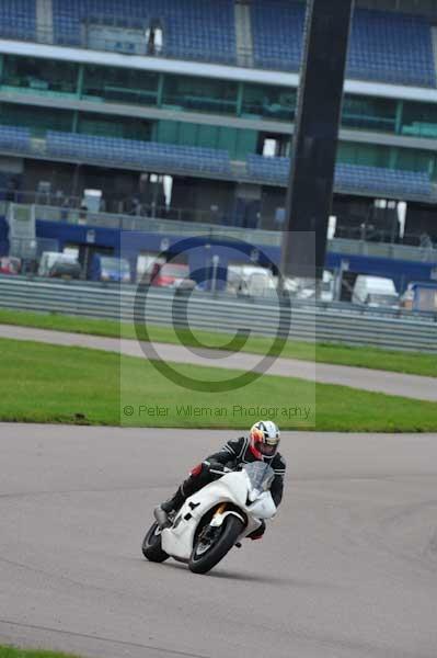 Motorcycle action photographs;Rockingham;Rockingham photographs;event digital images;eventdigitalimages;no limits trackday;peter wileman photography;rockingham corby northamptonshire;trackday;trackday digital images;trackday photos