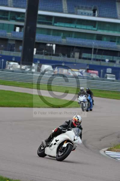 Motorcycle action photographs;Rockingham;Rockingham photographs;event digital images;eventdigitalimages;no limits trackday;peter wileman photography;rockingham corby northamptonshire;trackday;trackday digital images;trackday photos