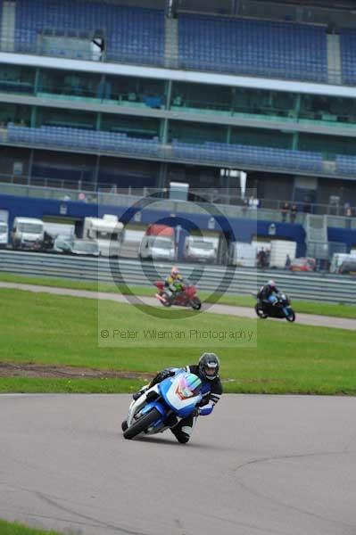 Motorcycle action photographs;Rockingham;Rockingham photographs;event digital images;eventdigitalimages;no limits trackday;peter wileman photography;rockingham corby northamptonshire;trackday;trackday digital images;trackday photos