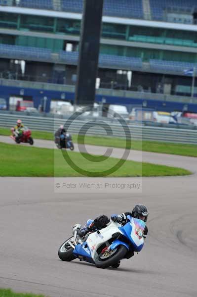 Motorcycle action photographs;Rockingham;Rockingham photographs;event digital images;eventdigitalimages;no limits trackday;peter wileman photography;rockingham corby northamptonshire;trackday;trackday digital images;trackday photos