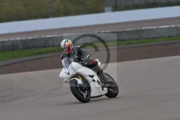 Motorcycle action photographs;Rockingham;Rockingham photographs;event digital images;eventdigitalimages;no limits trackday;peter wileman photography;rockingham corby northamptonshire;trackday;trackday digital images;trackday photos