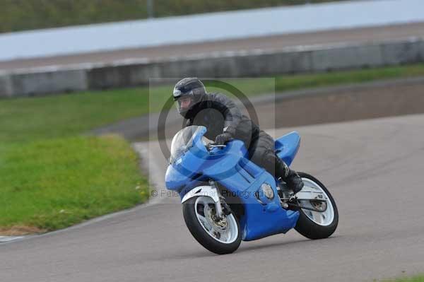 Motorcycle action photographs;Rockingham;Rockingham photographs;event digital images;eventdigitalimages;no limits trackday;peter wileman photography;rockingham corby northamptonshire;trackday;trackday digital images;trackday photos