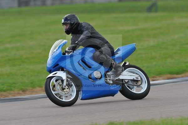 Motorcycle action photographs;Rockingham;Rockingham photographs;event digital images;eventdigitalimages;no limits trackday;peter wileman photography;rockingham corby northamptonshire;trackday;trackday digital images;trackday photos