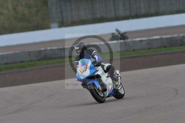 Motorcycle action photographs;Rockingham;Rockingham photographs;event digital images;eventdigitalimages;no limits trackday;peter wileman photography;rockingham corby northamptonshire;trackday;trackday digital images;trackday photos