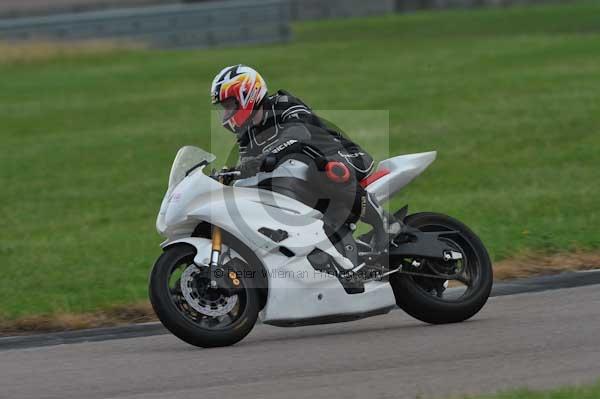 Motorcycle action photographs;Rockingham;Rockingham photographs;event digital images;eventdigitalimages;no limits trackday;peter wileman photography;rockingham corby northamptonshire;trackday;trackday digital images;trackday photos