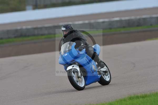 Motorcycle action photographs;Rockingham;Rockingham photographs;event digital images;eventdigitalimages;no limits trackday;peter wileman photography;rockingham corby northamptonshire;trackday;trackday digital images;trackday photos