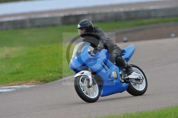 Motorcycle action photographs;Rockingham;Rockingham photographs;event digital images;eventdigitalimages;no limits trackday;peter wileman photography;rockingham corby northamptonshire;trackday;trackday digital images;trackday photos