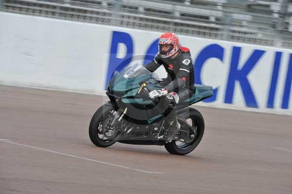 Motorcycle action photographs;Rockingham;Rockingham photographs;event digital images;eventdigitalimages;no limits trackday;peter wileman photography;rockingham corby northamptonshire;trackday;trackday digital images;trackday photos