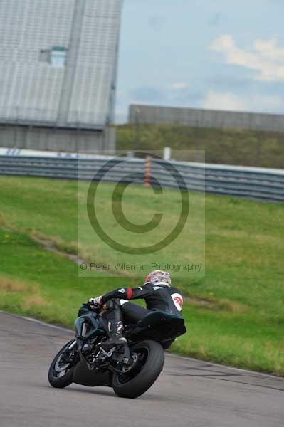 Motorcycle action photographs;Rockingham;Rockingham photographs;event digital images;eventdigitalimages;no limits trackday;peter wileman photography;rockingham corby northamptonshire;trackday;trackday digital images;trackday photos