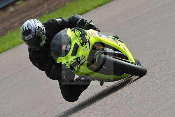 Motorcycle action photographs;Rockingham;Rockingham photographs;event digital images;eventdigitalimages;no limits trackday;peter wileman photography;rockingham corby northamptonshire;trackday;trackday digital images;trackday photos