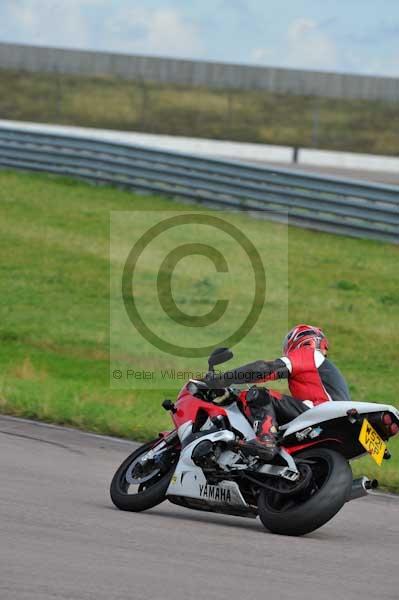 Motorcycle action photographs;Rockingham;Rockingham photographs;event digital images;eventdigitalimages;no limits trackday;peter wileman photography;rockingham corby northamptonshire;trackday;trackday digital images;trackday photos