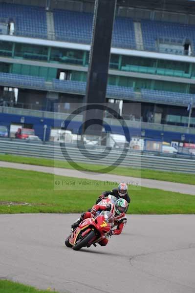 Motorcycle action photographs;Rockingham;Rockingham photographs;event digital images;eventdigitalimages;no limits trackday;peter wileman photography;rockingham corby northamptonshire;trackday;trackday digital images;trackday photos