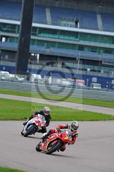 Motorcycle action photographs;Rockingham;Rockingham photographs;event digital images;eventdigitalimages;no limits trackday;peter wileman photography;rockingham corby northamptonshire;trackday;trackday digital images;trackday photos