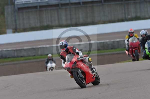 Motorcycle action photographs;Rockingham;Rockingham photographs;event digital images;eventdigitalimages;no limits trackday;peter wileman photography;rockingham corby northamptonshire;trackday;trackday digital images;trackday photos