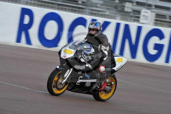 Motorcycle action photographs;Rockingham;Rockingham photographs;event digital images;eventdigitalimages;no limits trackday;peter wileman photography;rockingham corby northamptonshire;trackday;trackday digital images;trackday photos