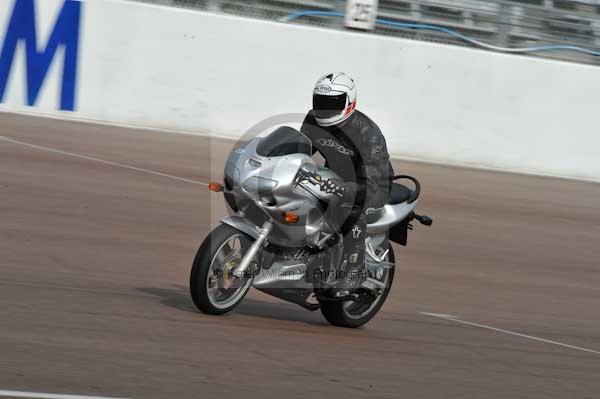 Motorcycle action photographs;Rockingham;Rockingham photographs;event digital images;eventdigitalimages;no limits trackday;peter wileman photography;rockingham corby northamptonshire;trackday;trackday digital images;trackday photos