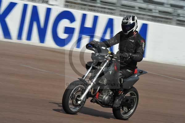 Motorcycle action photographs;Rockingham;Rockingham photographs;event digital images;eventdigitalimages;no limits trackday;peter wileman photography;rockingham corby northamptonshire;trackday;trackday digital images;trackday photos