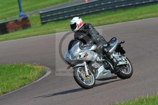 Motorcycle action photographs;Rockingham;Rockingham photographs;event digital images;eventdigitalimages;no limits trackday;peter wileman photography;rockingham corby northamptonshire;trackday;trackday digital images;trackday photos