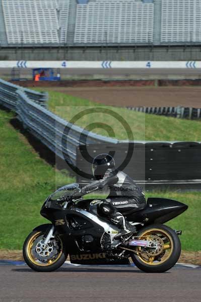 Motorcycle action photographs;Rockingham;Rockingham photographs;event digital images;eventdigitalimages;no limits trackday;peter wileman photography;rockingham corby northamptonshire;trackday;trackday digital images;trackday photos