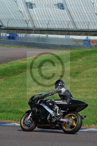 Motorcycle action photographs;Rockingham;Rockingham photographs;event digital images;eventdigitalimages;no limits trackday;peter wileman photography;rockingham corby northamptonshire;trackday;trackday digital images;trackday photos