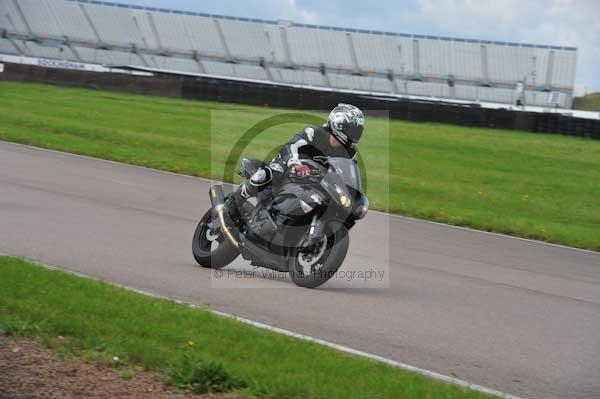 Motorcycle action photographs;Rockingham;Rockingham photographs;event digital images;eventdigitalimages;no limits trackday;peter wileman photography;rockingham corby northamptonshire;trackday;trackday digital images;trackday photos