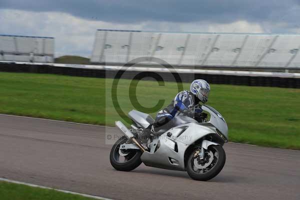 Motorcycle action photographs;Rockingham;Rockingham photographs;event digital images;eventdigitalimages;no limits trackday;peter wileman photography;rockingham corby northamptonshire;trackday;trackday digital images;trackday photos